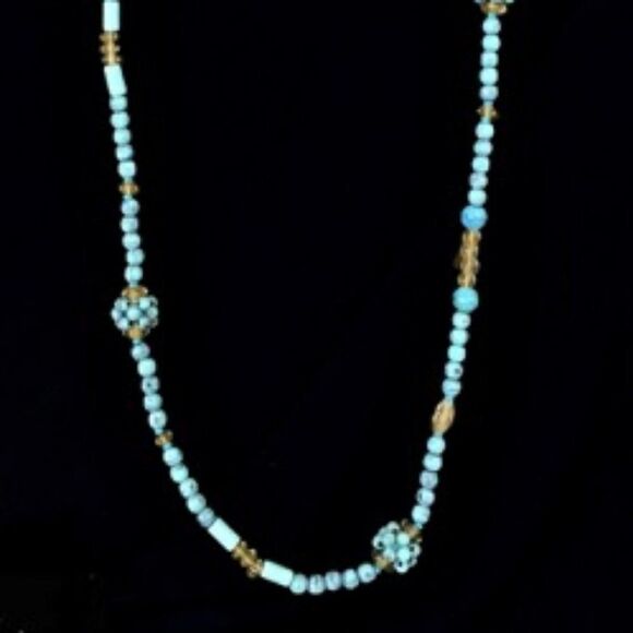 Faux turquoise beaded Liz Claiborne necklace - Picture 1 of 7